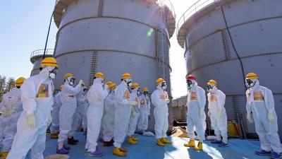 Fukushima  Workers Accidentally Douse Themselves In Toxic Water