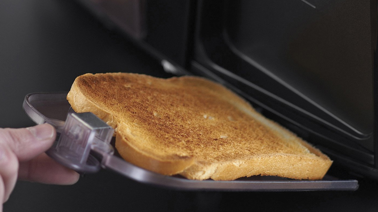 This Slim Toaster Has Clever Heated Pockets To Keep Your Toast Warm
