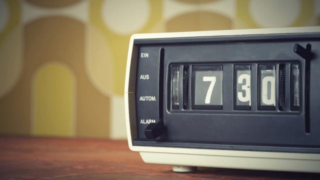 Why A Clock Radio Is The Best Way To Wake Up