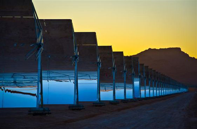 Monster Machines: This Solar Thermal Plant Makes Electricity Even In The Dark