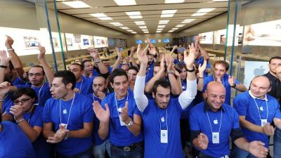 What It’s Like To Work The Apple Store Front Lines On iPhone Day