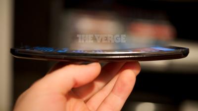 This Curved LG G Flex Phone Sure Looks Beautifully Bent Up