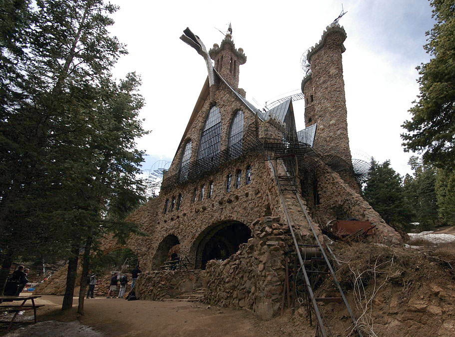 10 Incredible DIY Castles Built By A Single Person