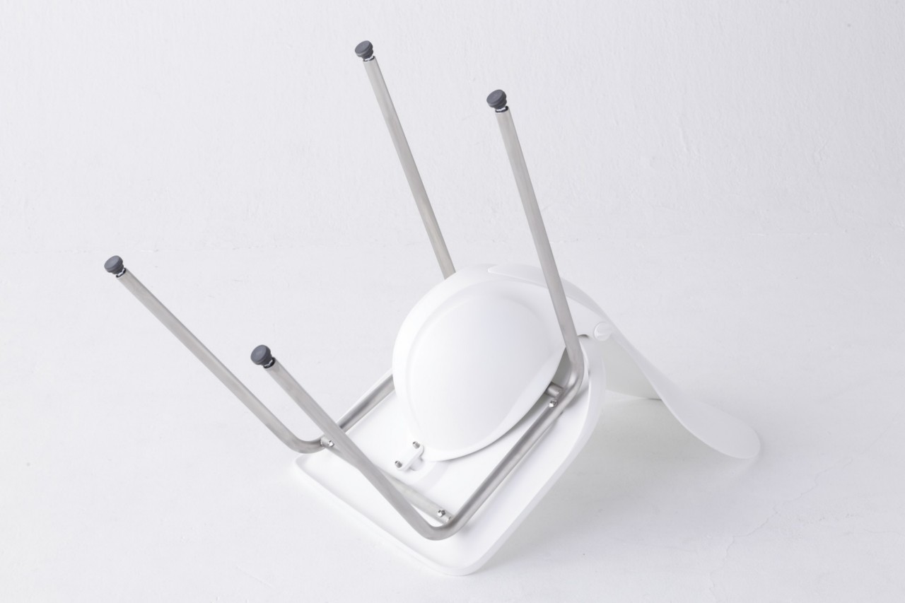 A Chair That Turns Into A Brain-Protecting Helmet During Earthquakes