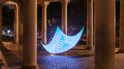 A Giant Tube Of LEDs Can Turn Anyone Into A Glowing Graffiti Artist
