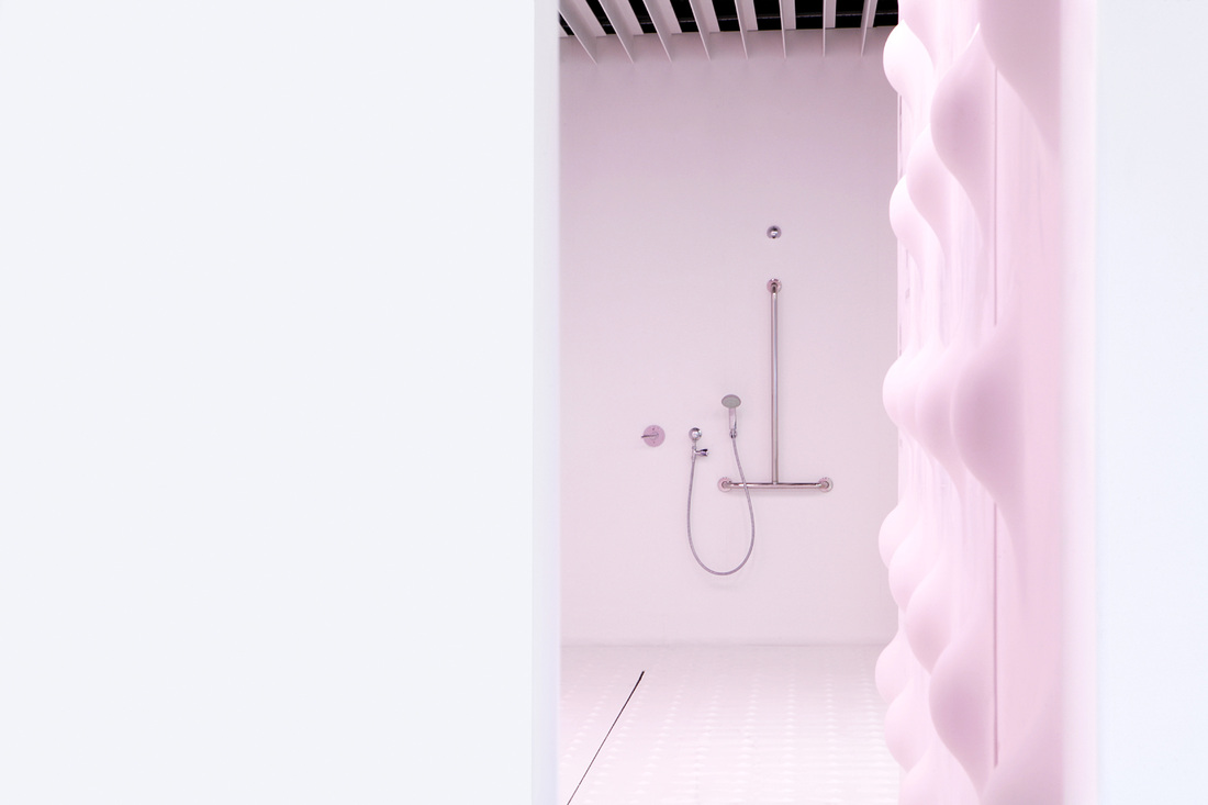 Stinkhole Becomes Super-Pool With A Splash Of Pink In Paris