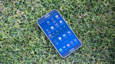 Bloomberg: Samsung’s Planning A Three-Sided Wraparound Display Phone