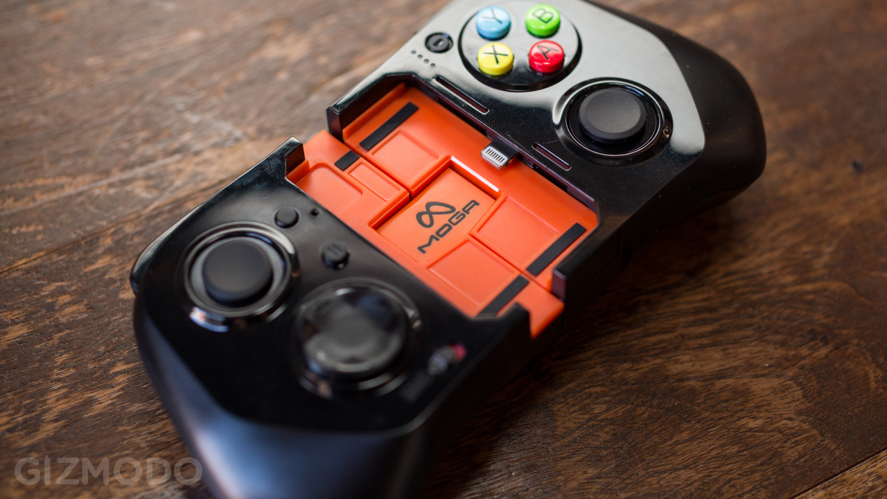 Moga Ace iOS Game Controller First Look: Cheap Fun, Huge Potential
