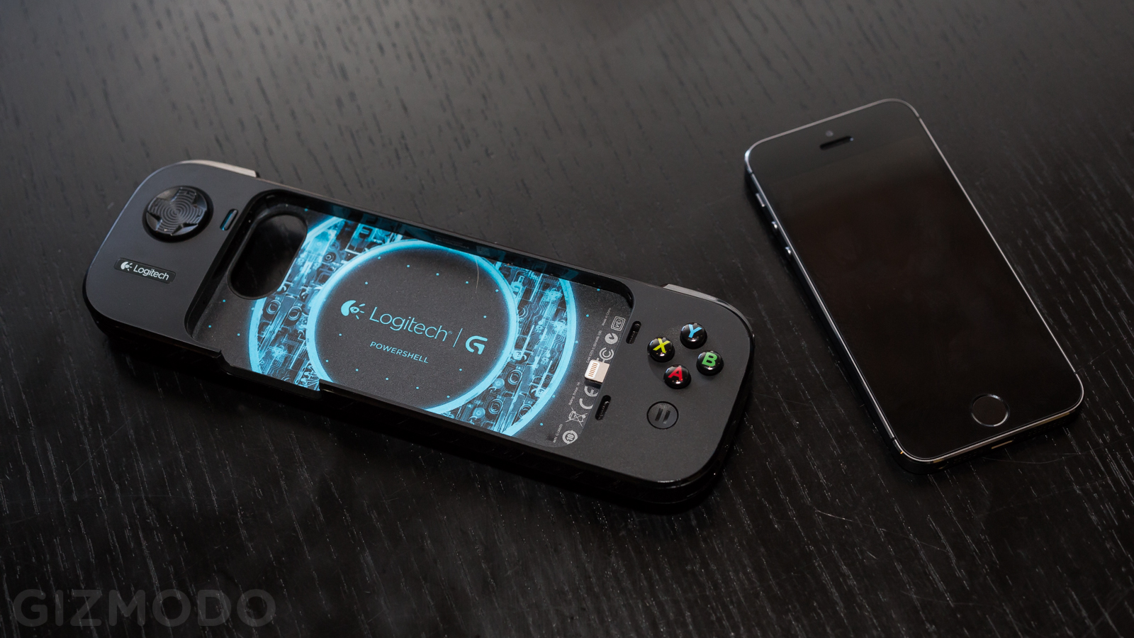 Logitech PowerShell: A Slim, Sturdy, (Maybe Dope) iOS Gaming Controller