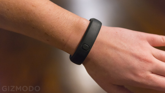 Nike FuelBand SE Review: More Style Than Smarts