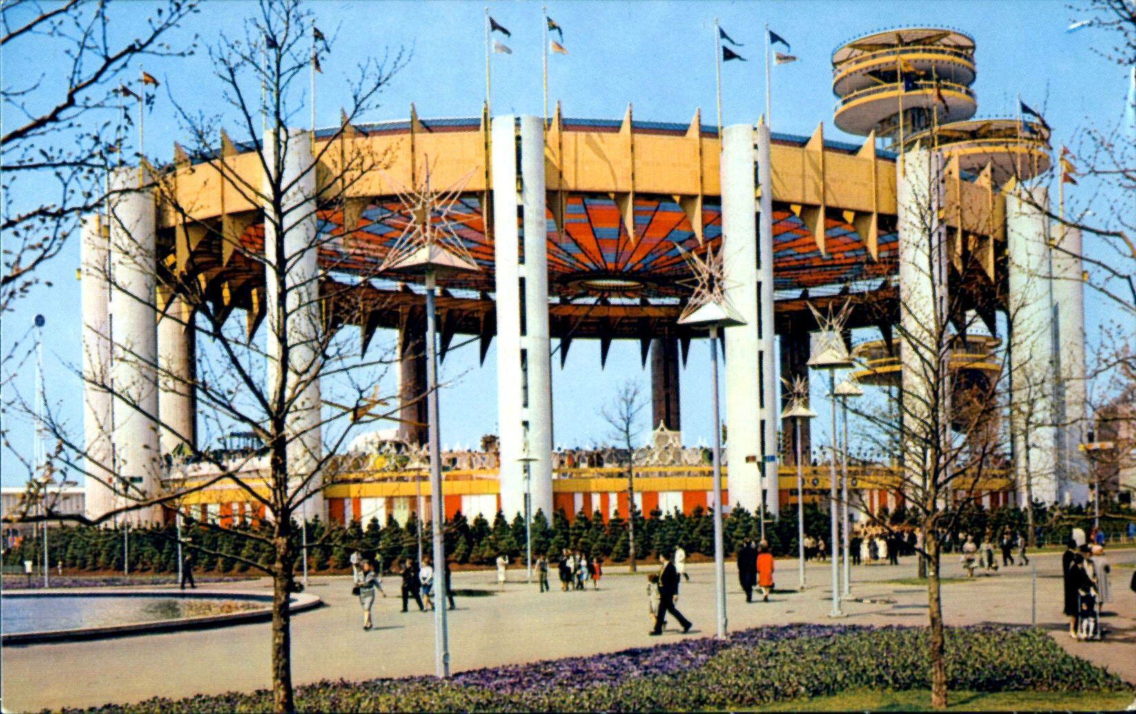 Should Queens Tear Down The 1964 World’s Fair Pavilion?