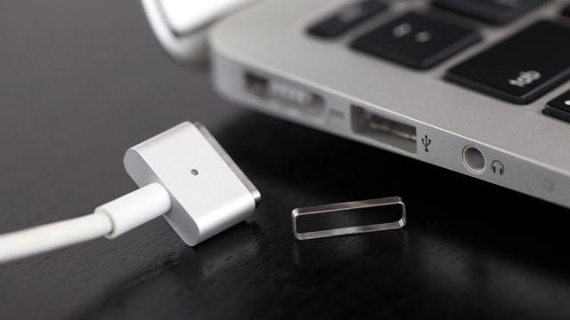 A Simple Metal Ring Keeps Your MagSafe In Line