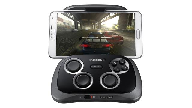 Samsung’s GamePad Gives Galaxy Phones Portable Console Powers