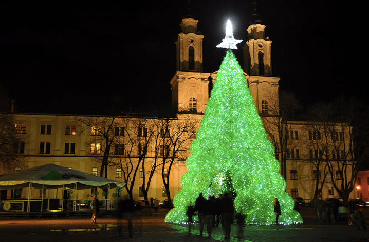 7 Of The World’s Most Awesome Alternative Christmas Trees
