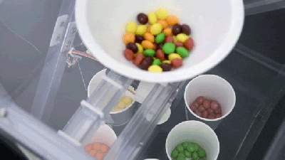 Genius Machine Sorts Skittles And M&M’s By Colour So You Don’t Have To