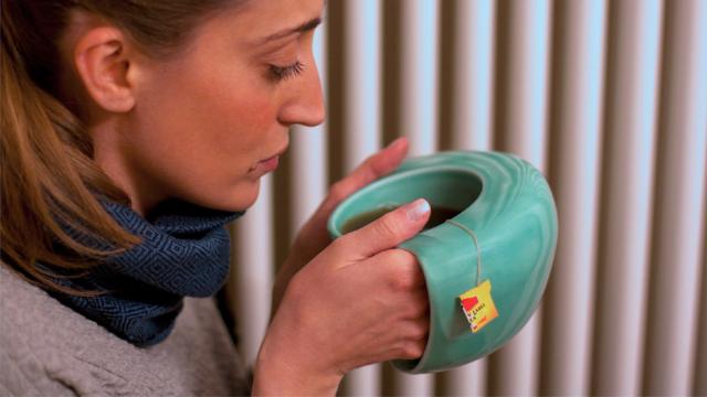 This Mug Lets You Harness A Hot Drink To Warm Your Hands