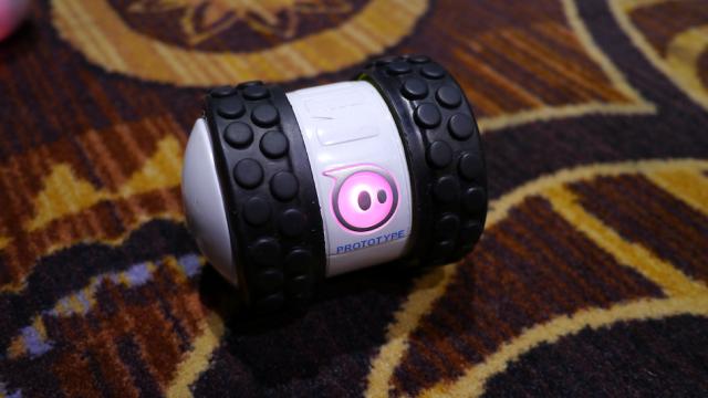 The Sphero 2B Is A Cute Little Robot Toy That Can Run Faster Than You