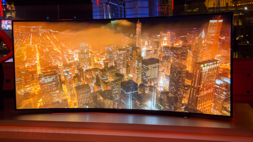 Hands-On: Samsung’s 4K TVs Are Getting All Bent Out Of Shape