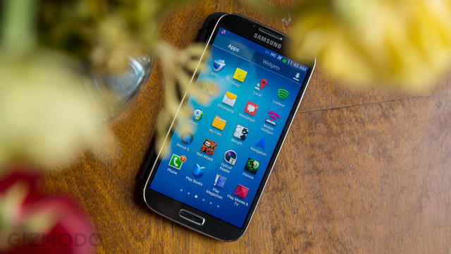Bloomberg: Samsung Galaxy S5 Due April, Maybe With Eye-Scan Security