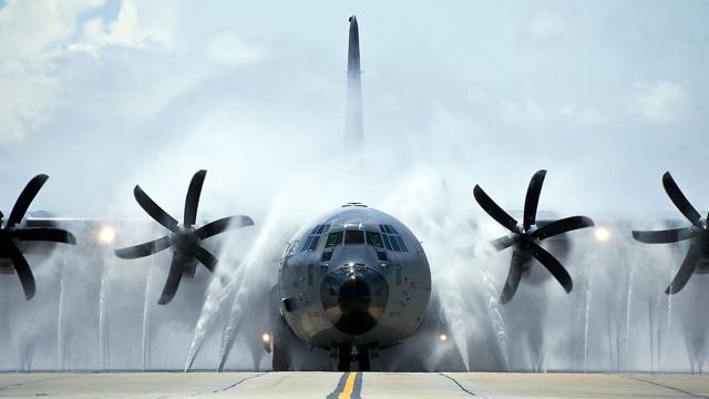 This Is How The US Air Force Showers Its Giant Cargo Planes