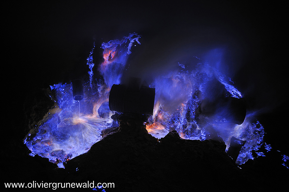 Spectacular Blue Lava Flows At This Indonesian Volcano