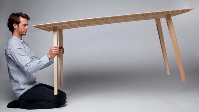 This Beautiful Wooden Table Only Weighs 4.5kg