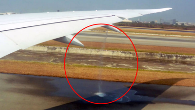 Passenger Snaps Photo Of Fuel Pouring Out Of A Dreamliner’s Wing