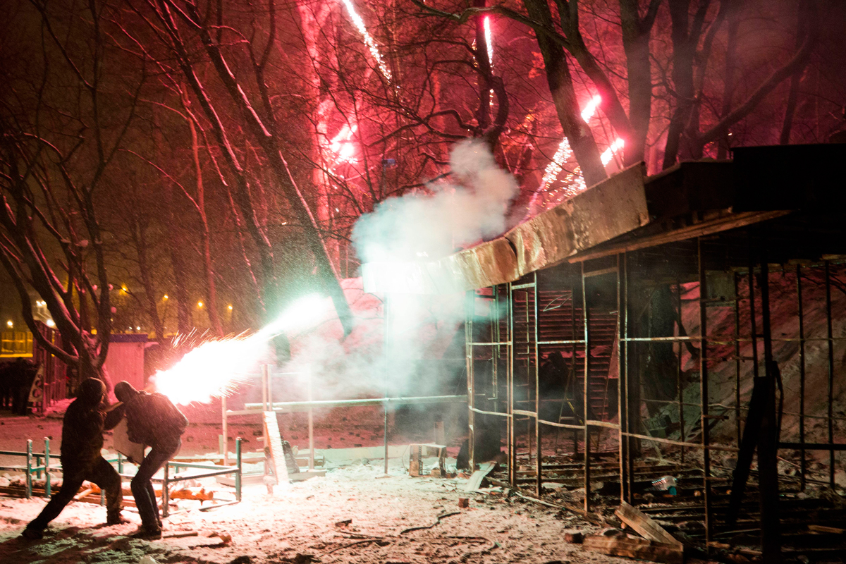 Spectacular Photos Of Fireworks Weaponry From The Ukraine Protests