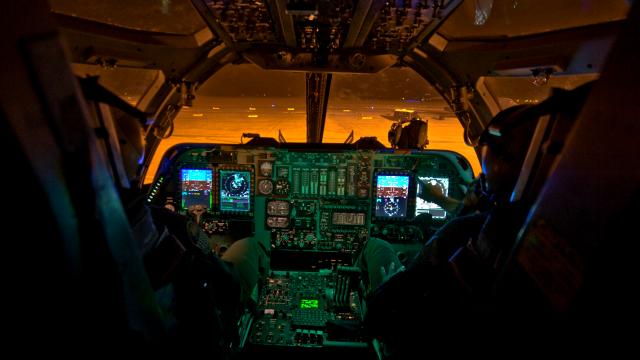Briefly: B-1B Lancer Gets Upgraded Cockpit