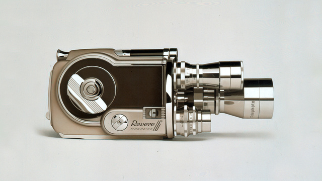 12 Photorealistic Paintings Of Handsome Vintage Gadgets