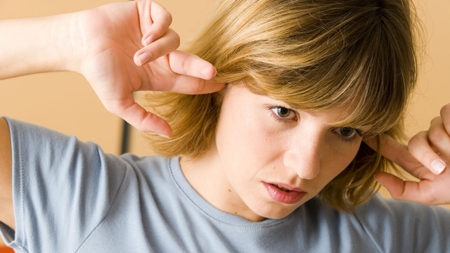 Giz Explains: Why Your Ears Keep Ringing (And What You Can Do About It)