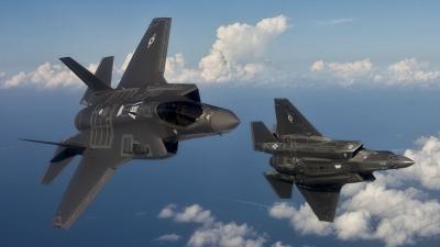 The Only Thing Keeping The F-35 Lightning Relevant Is The F-22 Raptor