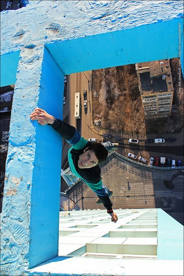 The Craziest Of The Russian City Climbers Is Beyond Insane
