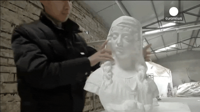 You Can Stretch Out These Fake Marble Sculptures Like A Slinky