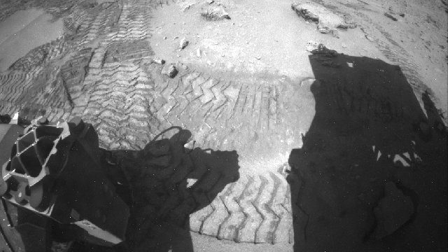 Mars Curiosity Having Fun Driving On Dunes