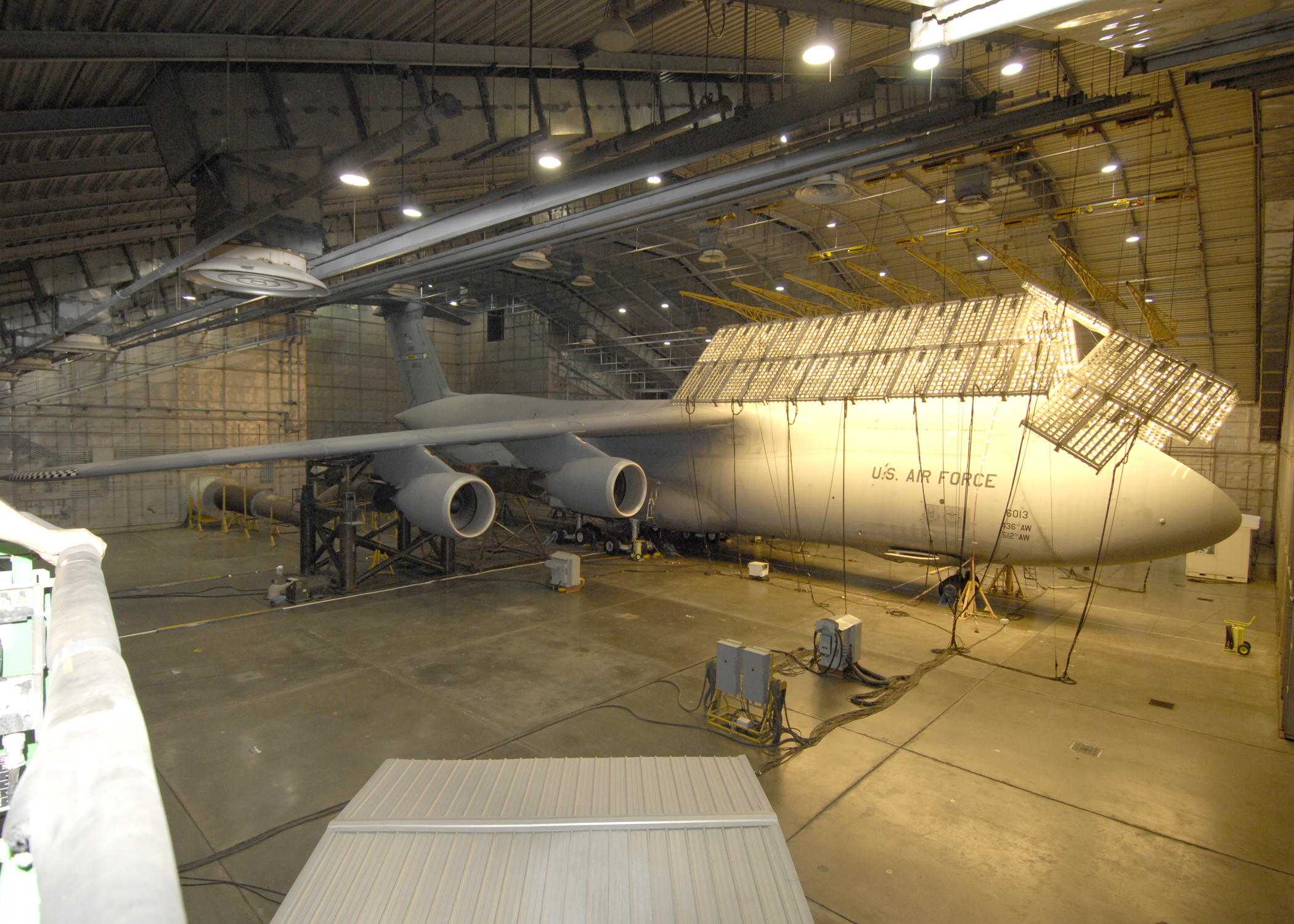 Inside The Military Lab Where They Freeze And Cook Entire Aeroplanes