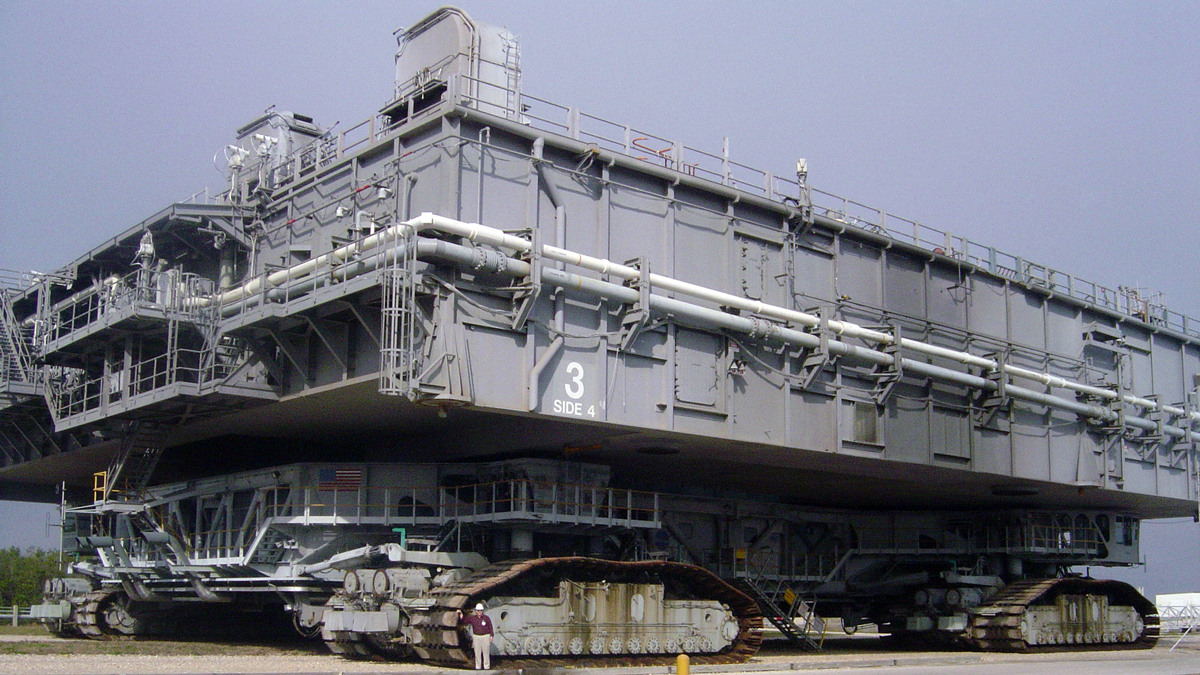 This Is NASA’s New Giant Crawler For Its Next-Generation Spaceship