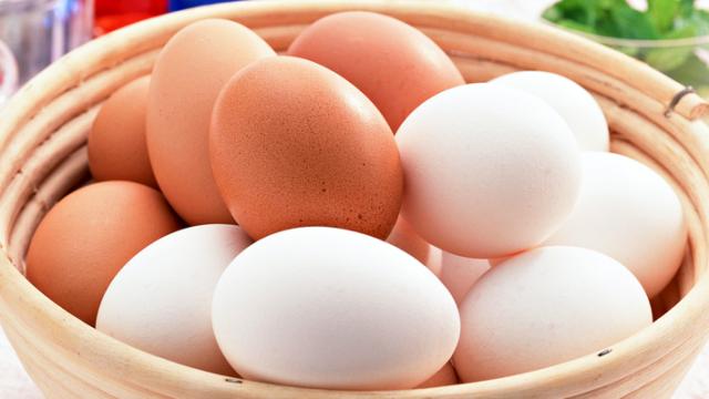 What’s The Difference Between Brown And White Eggs?