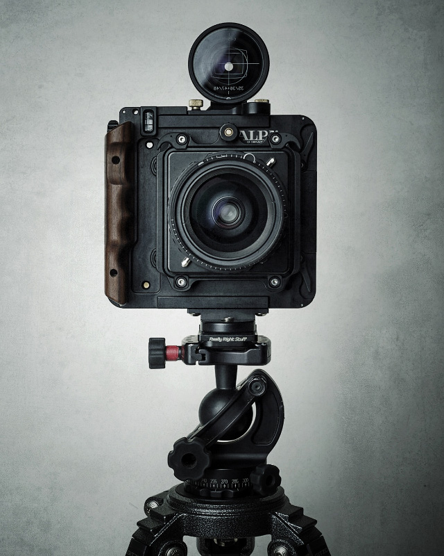 I Could Stare All Day At These Beautiful Studio Portraits Of Cameras