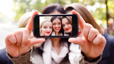 Selfies Have Led To A Head Lice Epidemic