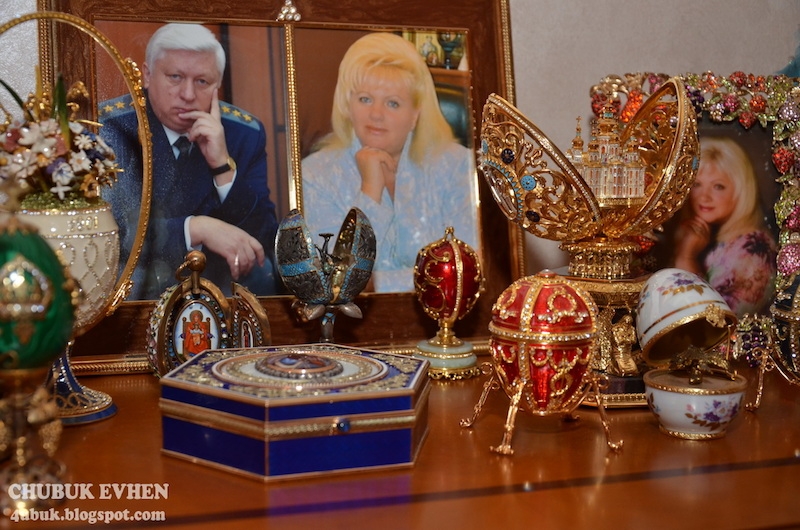 Tour The Opulent, Evacuated McMansions Of Ukraine’s Fallen Leaders
