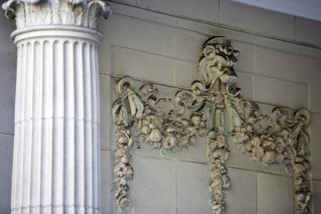 What The Secret Symbols In Victorian Architecture Really Mean