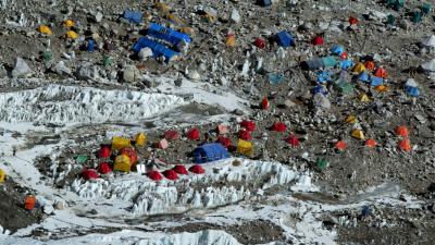 Nepal Will Force Each Everest Climber To Collect 8kg Of Rubbish