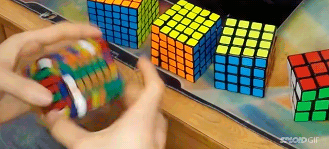 Watch This Guy Breaking A Rubik’s Cube World Record At Insane Speed