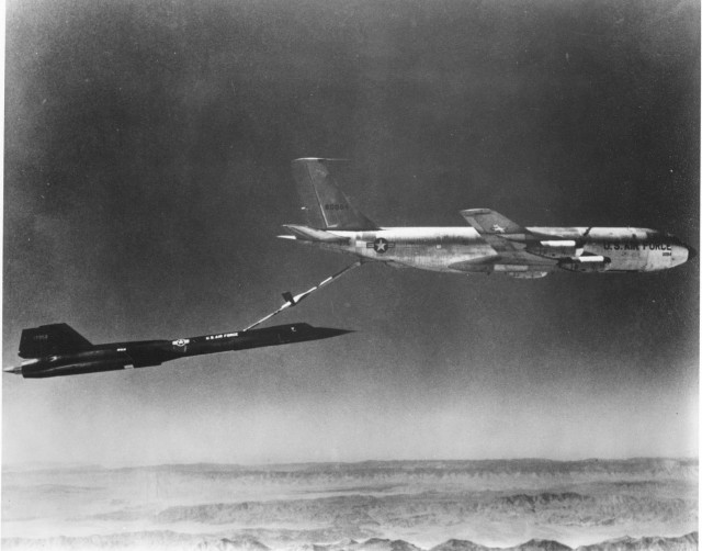You Must Read This Test Pilot’s Story Of An SR-71 Disintegrating Midair