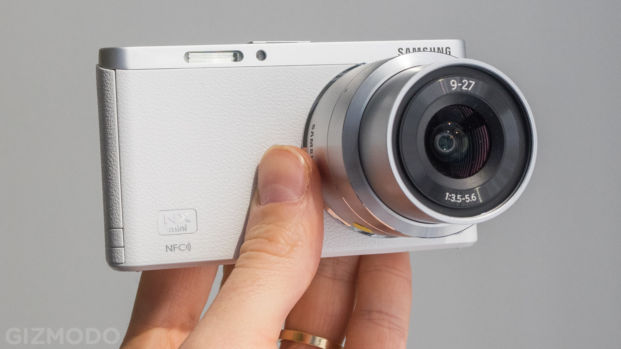 New Samsung mini camera a boon to the selfie generation