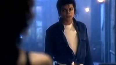 Videoclip Without Music Makes Michael Jackson Look Incredibly Awkward