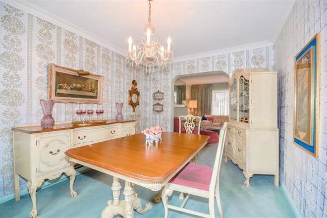 This House Hasn’t Been Redecorated Since The ’60s, And It’s For Sale