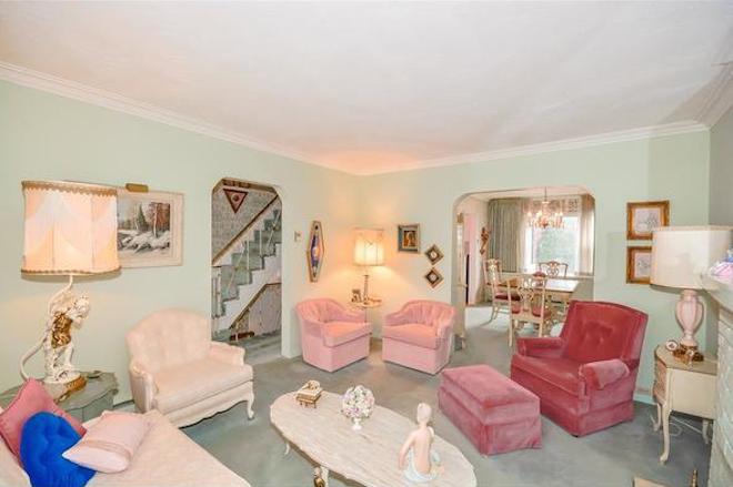 This House Hasn’t Been Redecorated Since The ’60s, And It’s For Sale
