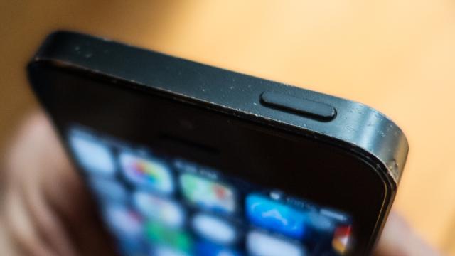 Apple Will Fix Your iPhone 5’s Sleep Button For Free — If You Qualify